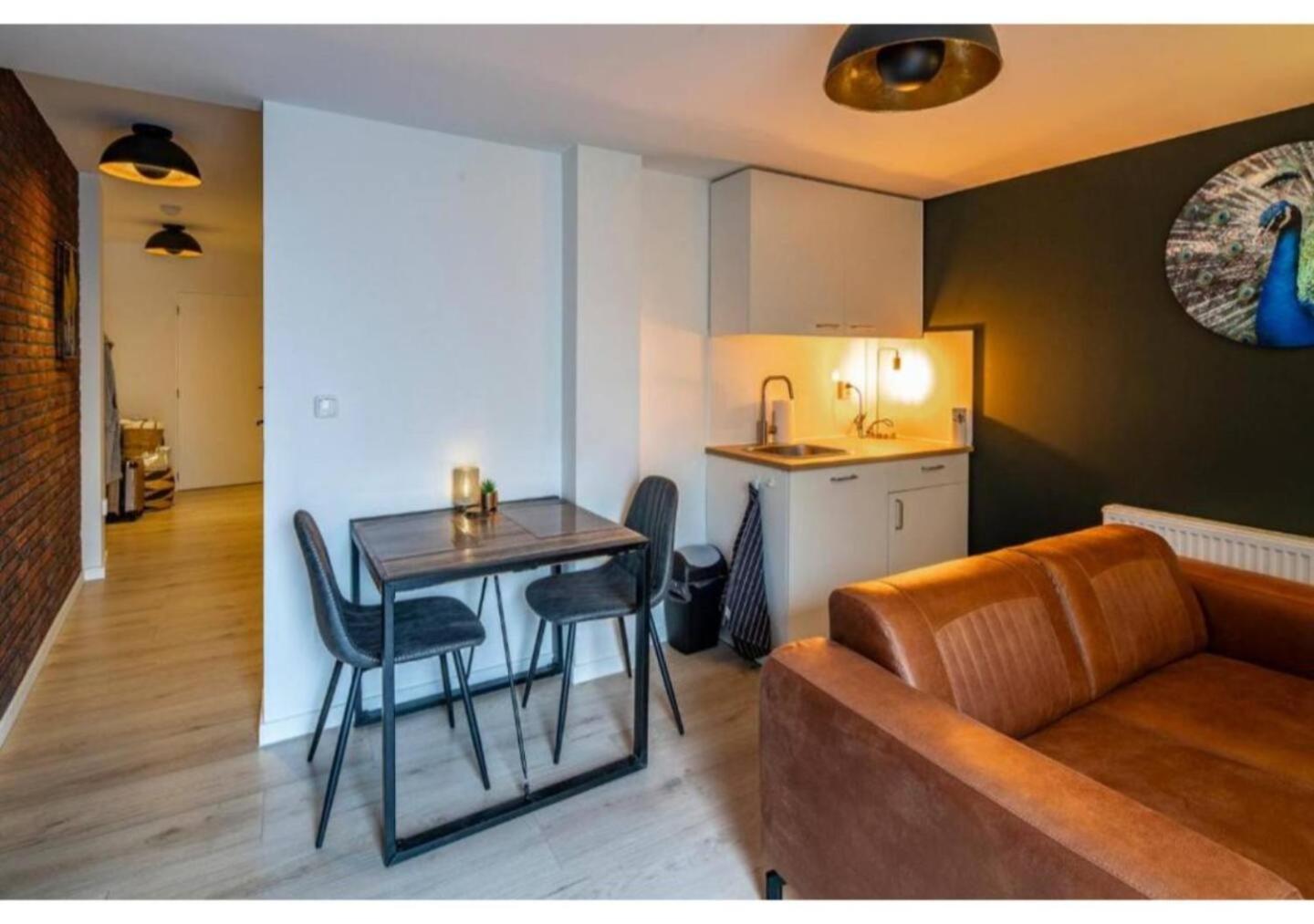 B&K Urban City Suites Tilburg Exterior photo